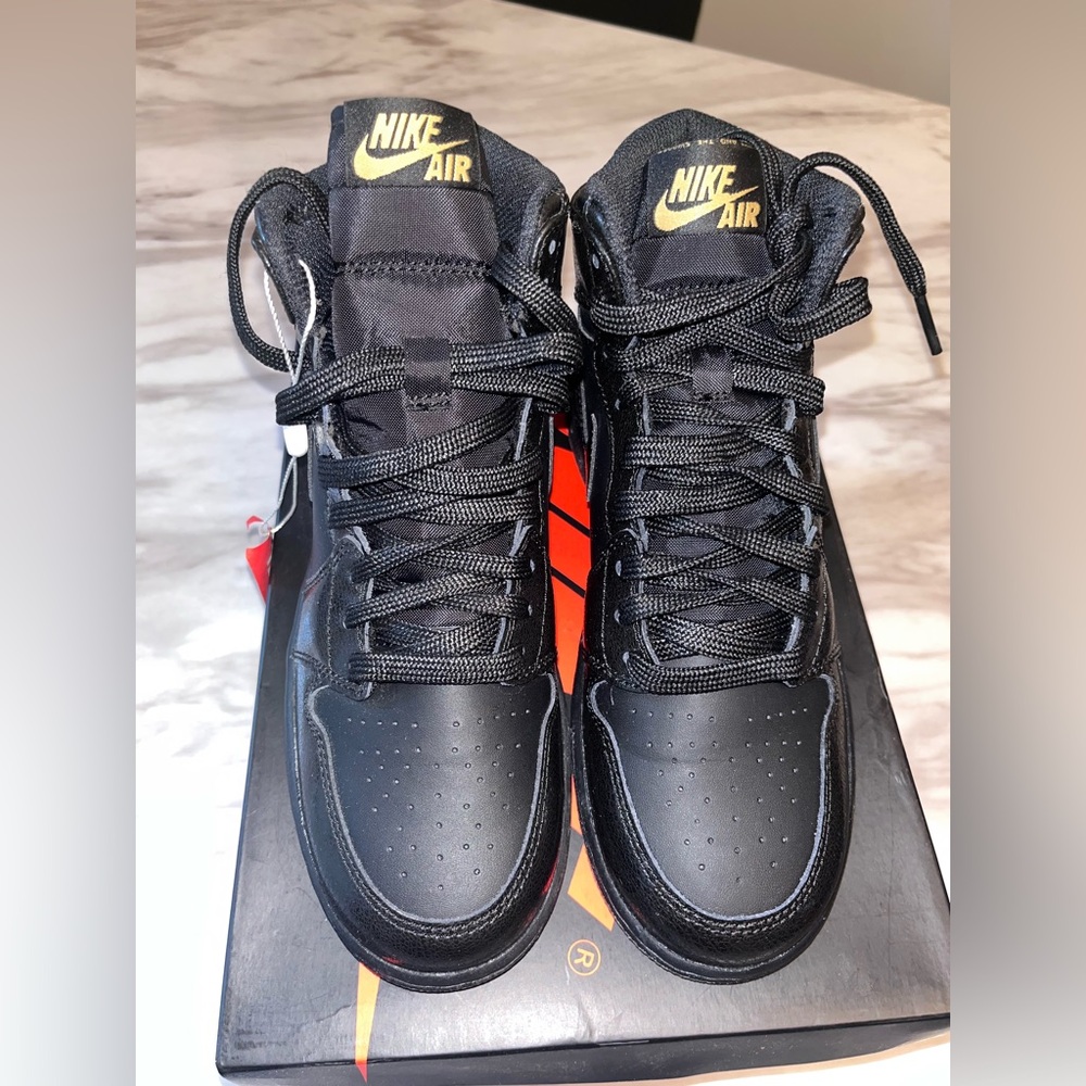 AIR JORDAN 1 RETRO HIGH OG Size 5Y “Black Gum”